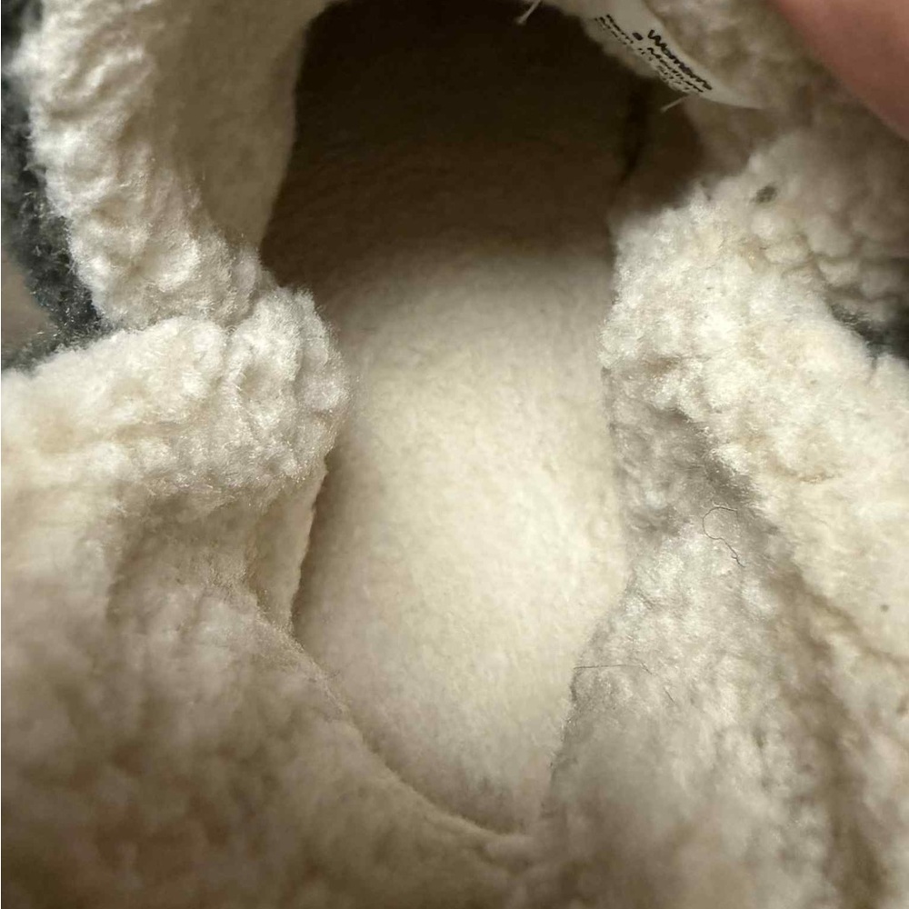 LL Bean Cozy Green  Women’s Slippers - Picture 8 of 8